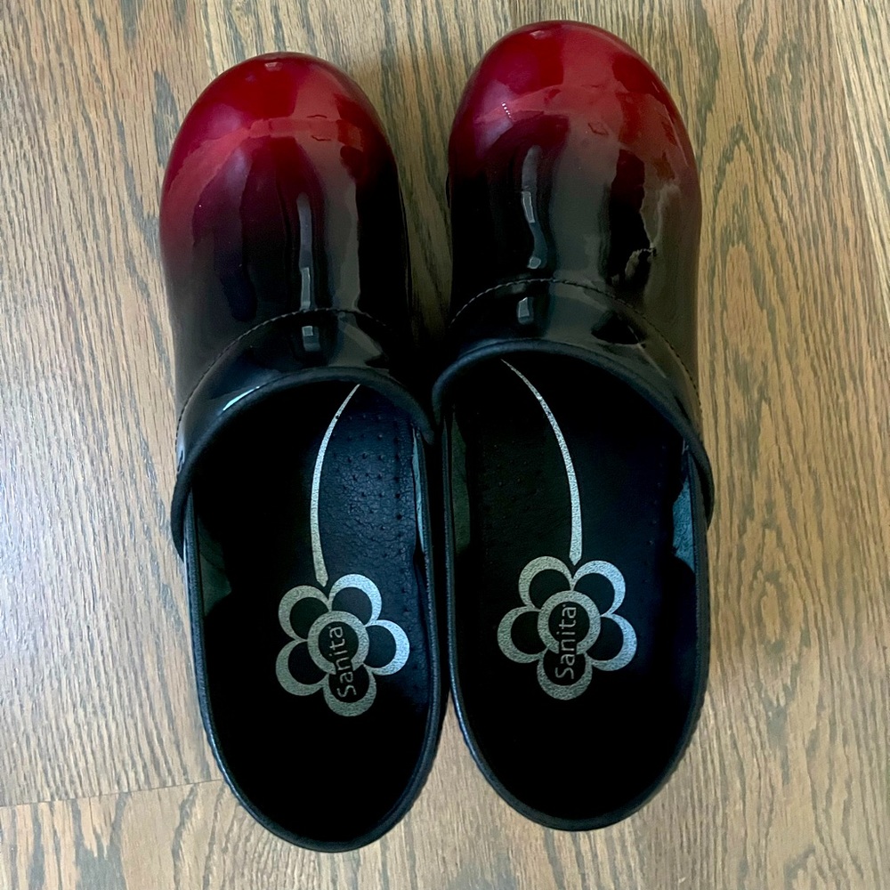 Sanita Red Ombré Clogs